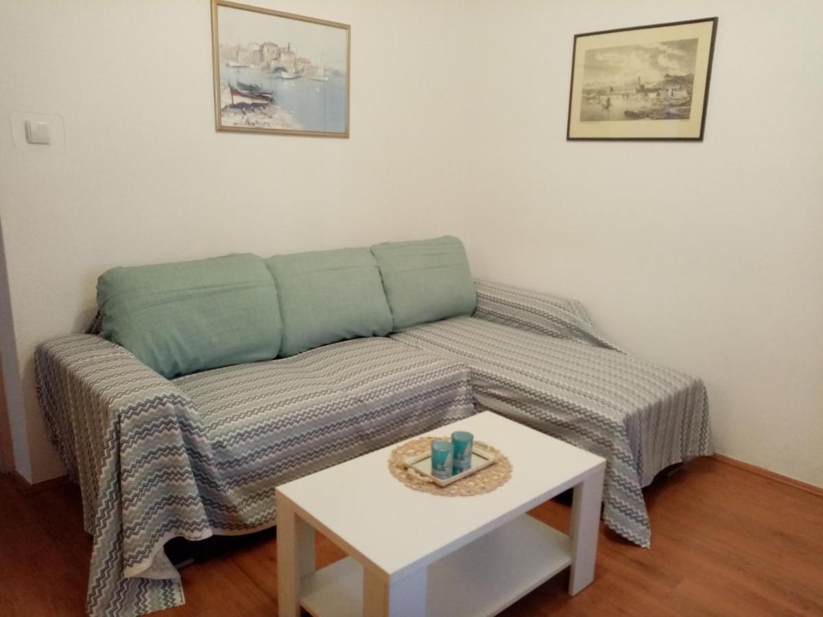 Tihana-Ground Floor With Large Terrace Makarska Exterior foto