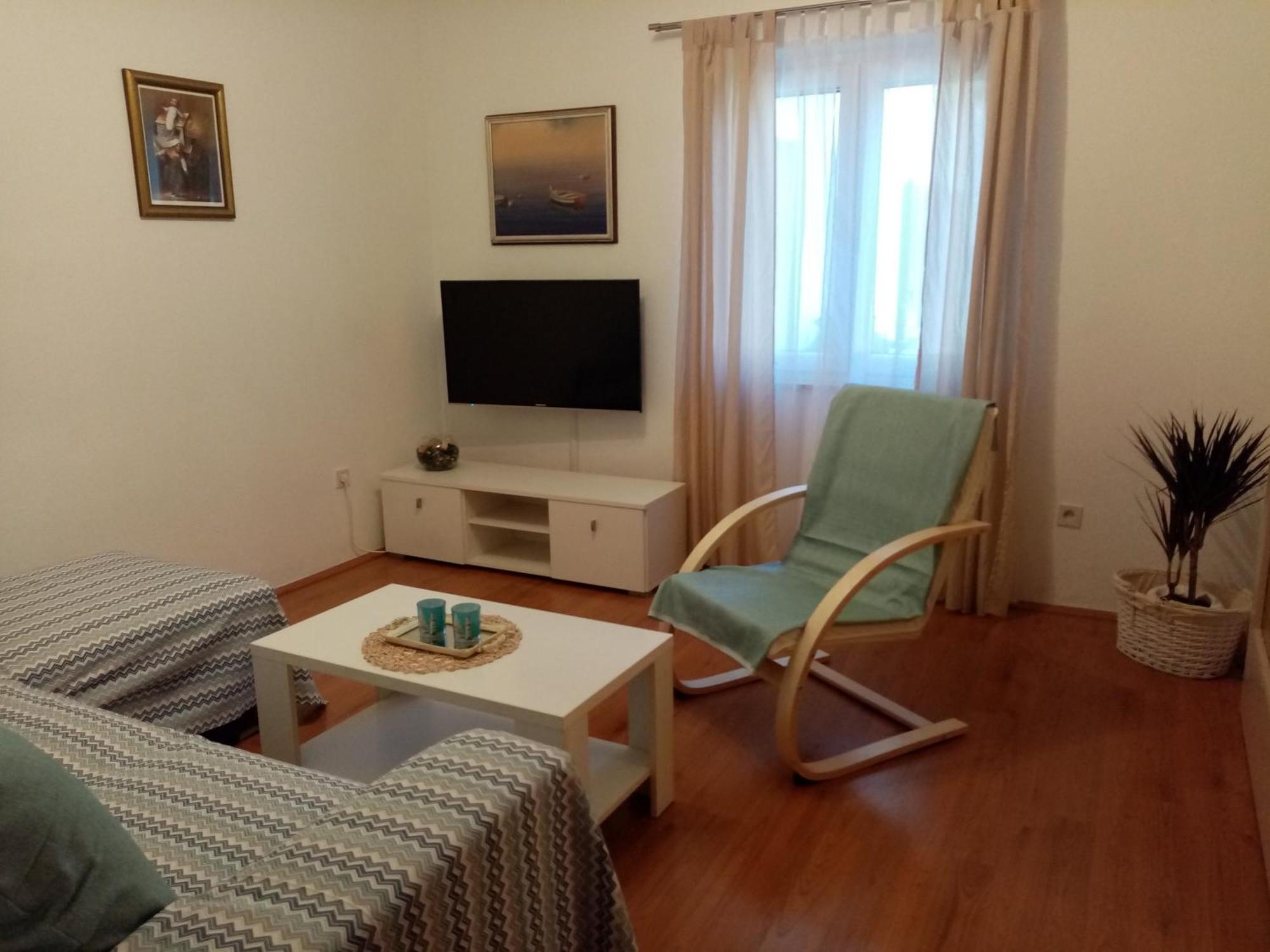 Tihana-Ground Floor With Large Terrace Makarska Exterior foto