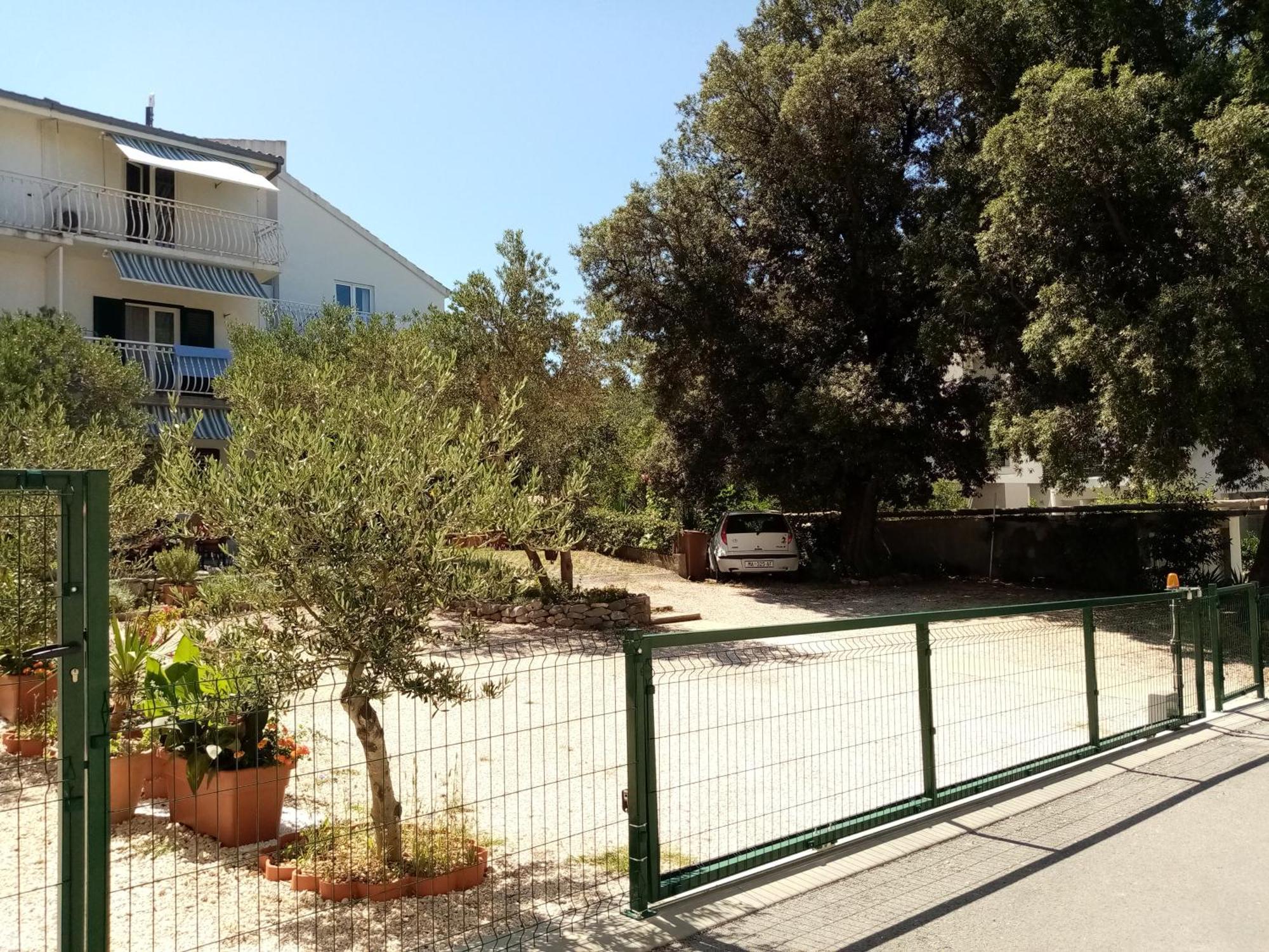Tihana-Ground Floor With Large Terrace Makarska Exterior foto